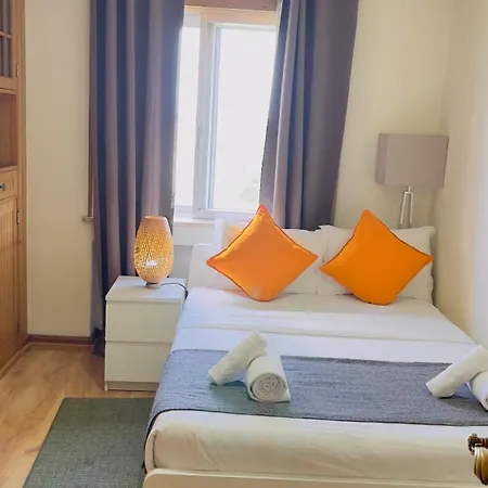 Origami Porto Residencia & Hostal *